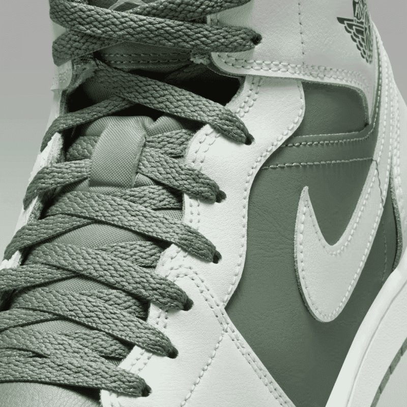 Air Jordan 1 Mid Men's Shoes DQ8426-107