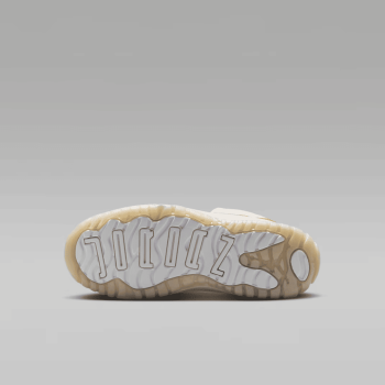 Air Jordan 11 Retro Low "Mother's Day" Little Kids' Shoes 580522-102